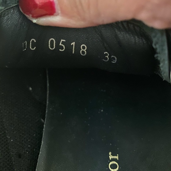 Dior Black/White Leather Diorun Sneakers Retails $1300 - Picture 12 of 13